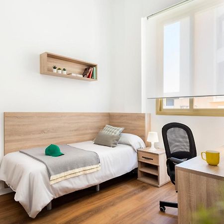 סביליה Micampus Armendariz Student Residence מראה חיצוני תמונה